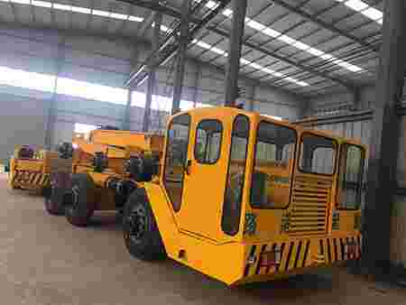 新型全封閉運梁車