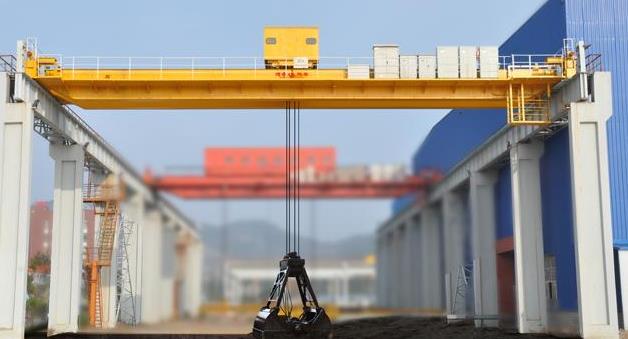 QZ型雙梁抓斗橋式起重機(jī)