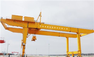 U型集裝箱門式起重機